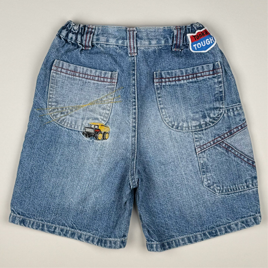 Denimshort in blue and red