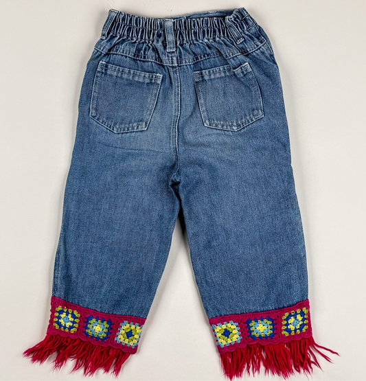 Jeans in blue and pink