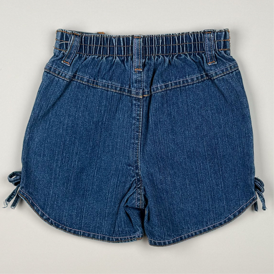 Denimshort in blue, yellow and pink