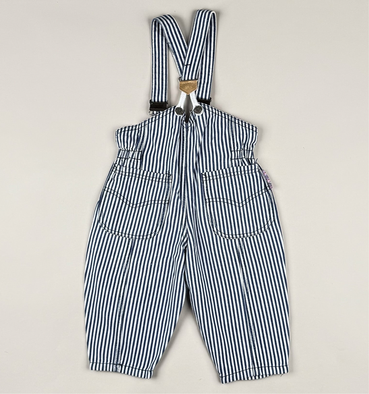 Overalls in blue and white