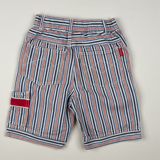 Denimshort in blue, white and red