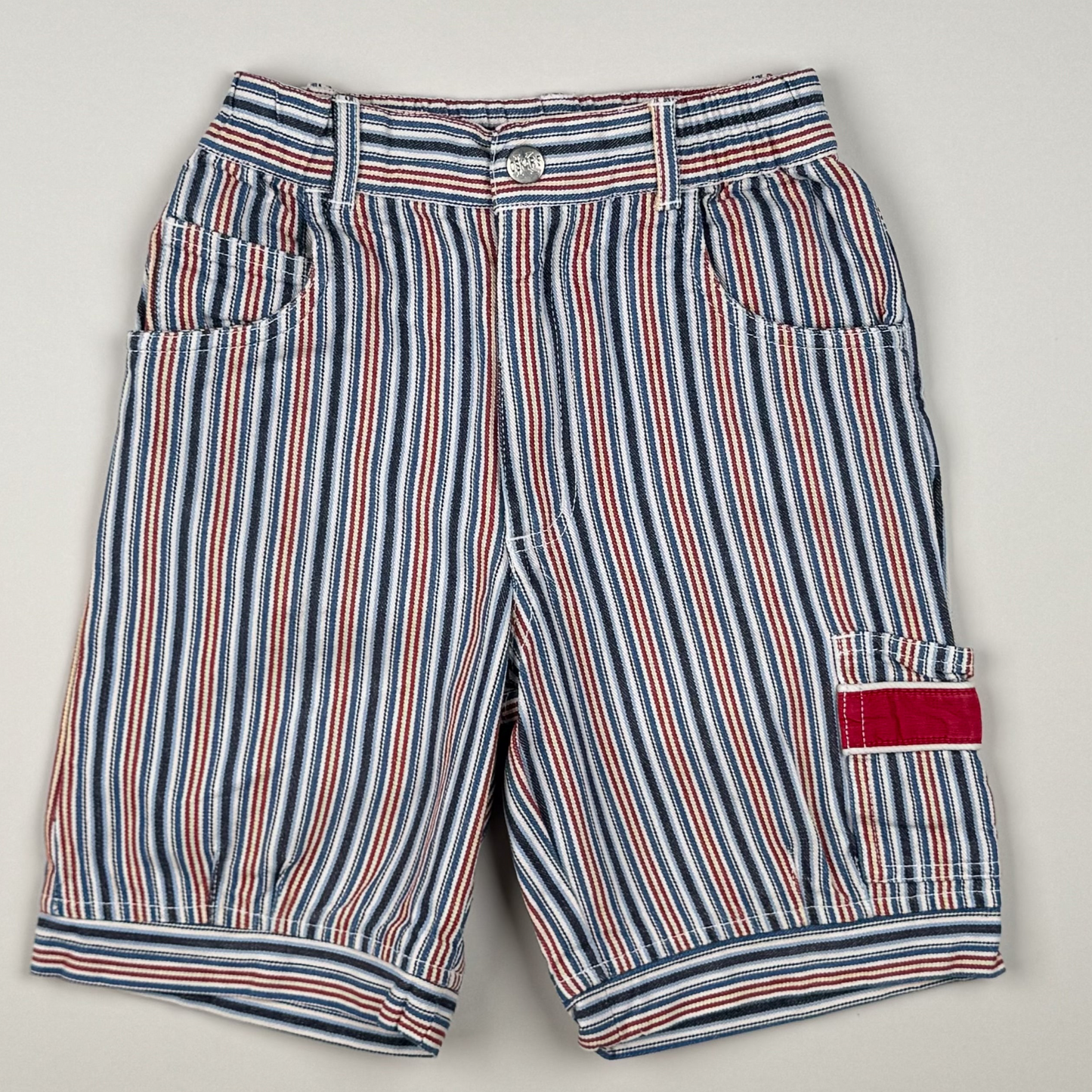 Denimshort in blue, white and red