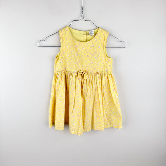 Dresss in yellow