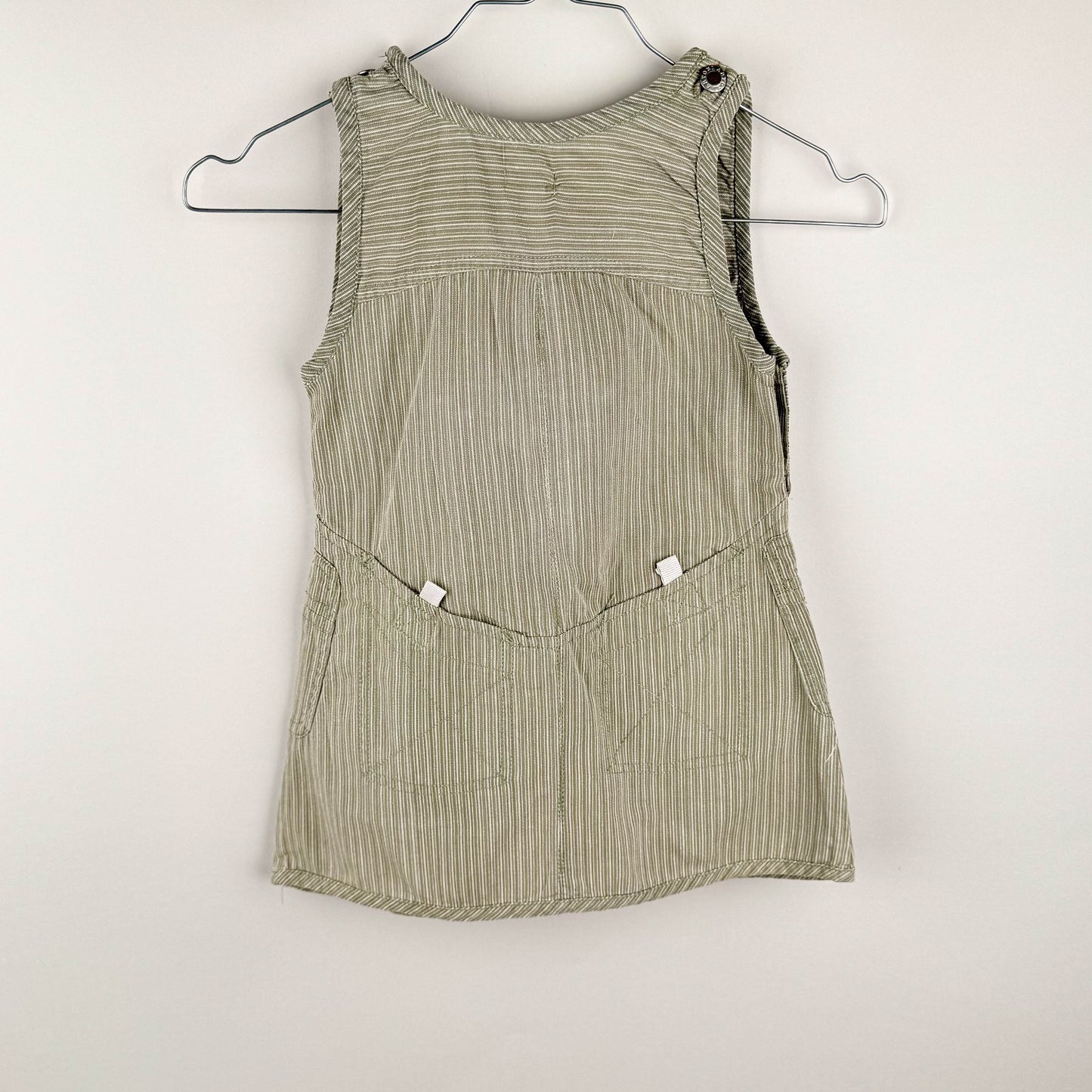Dresss in green and white