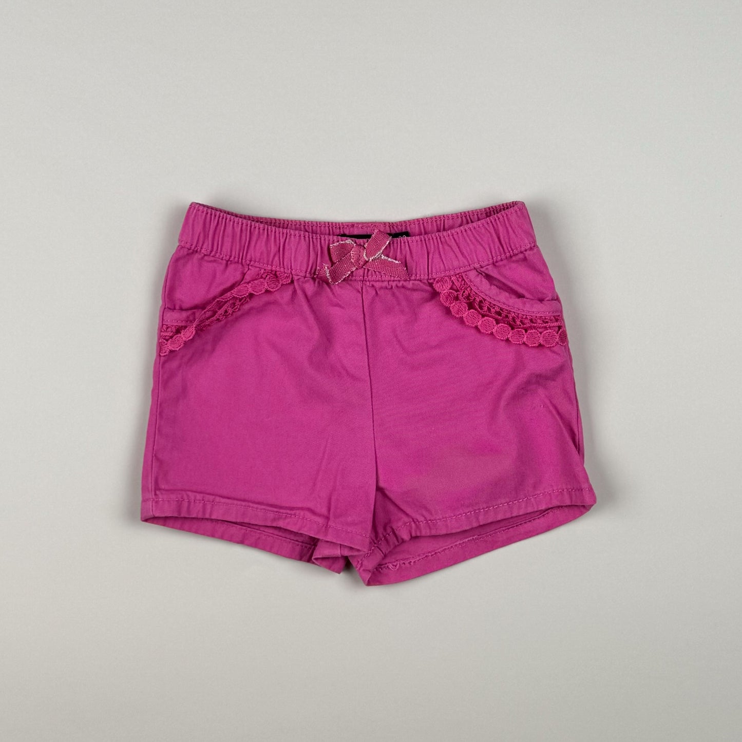 Short in pink