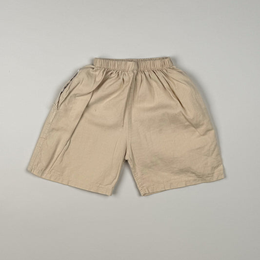 Short in beige, white and grey