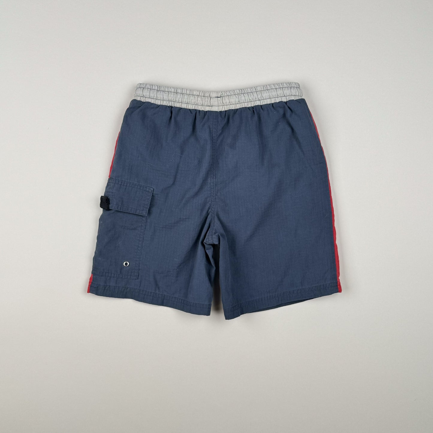 Short in blue, red and grey