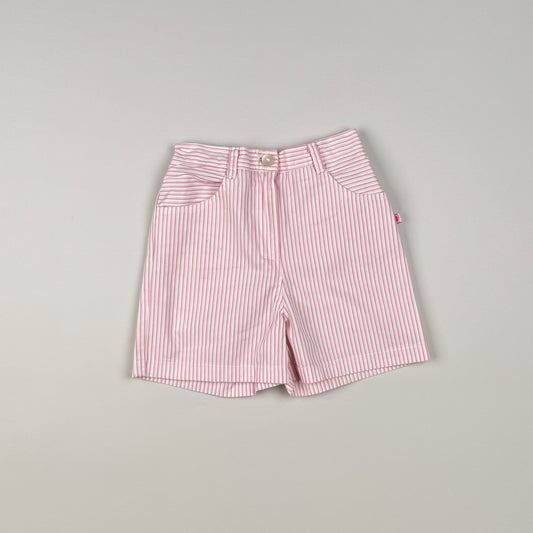 Short in pink and white