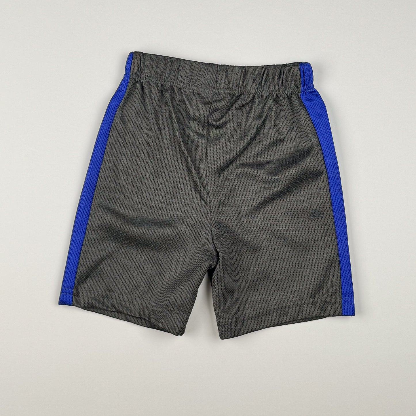 Short in grey and blue