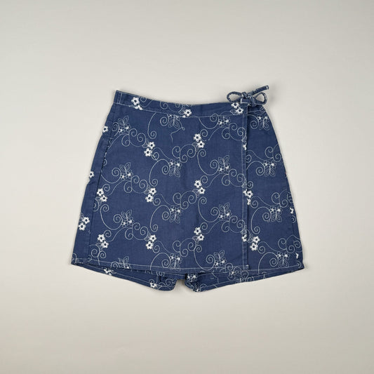 Shorts / Skirt in blue and white