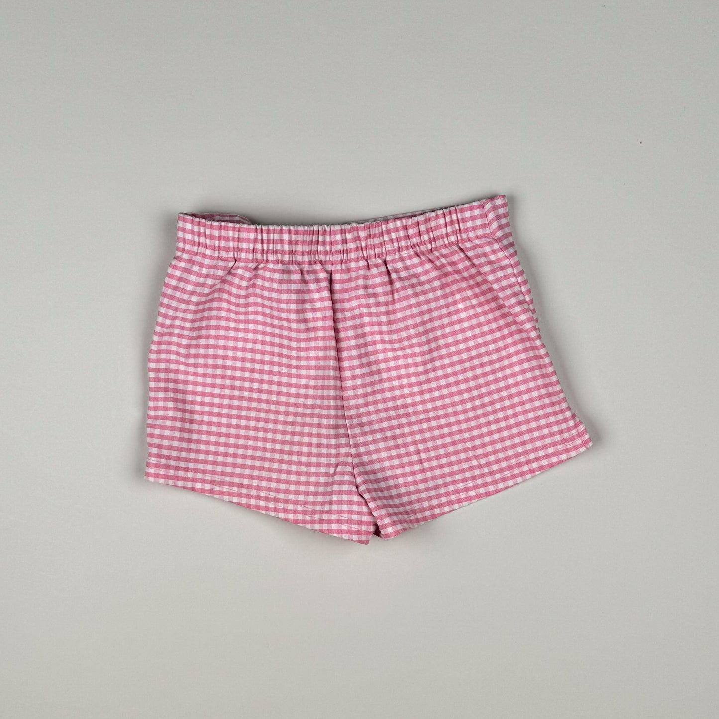 Short in pink and white