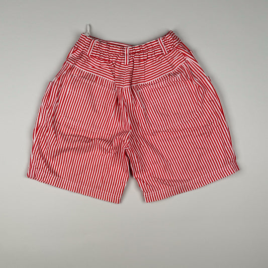 Short in red and white