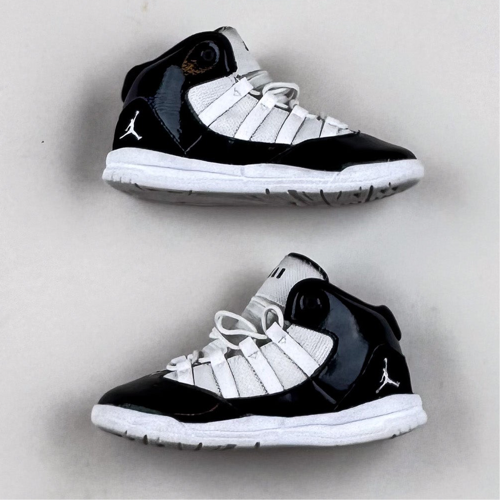 Jordan Max Aura Sneakers