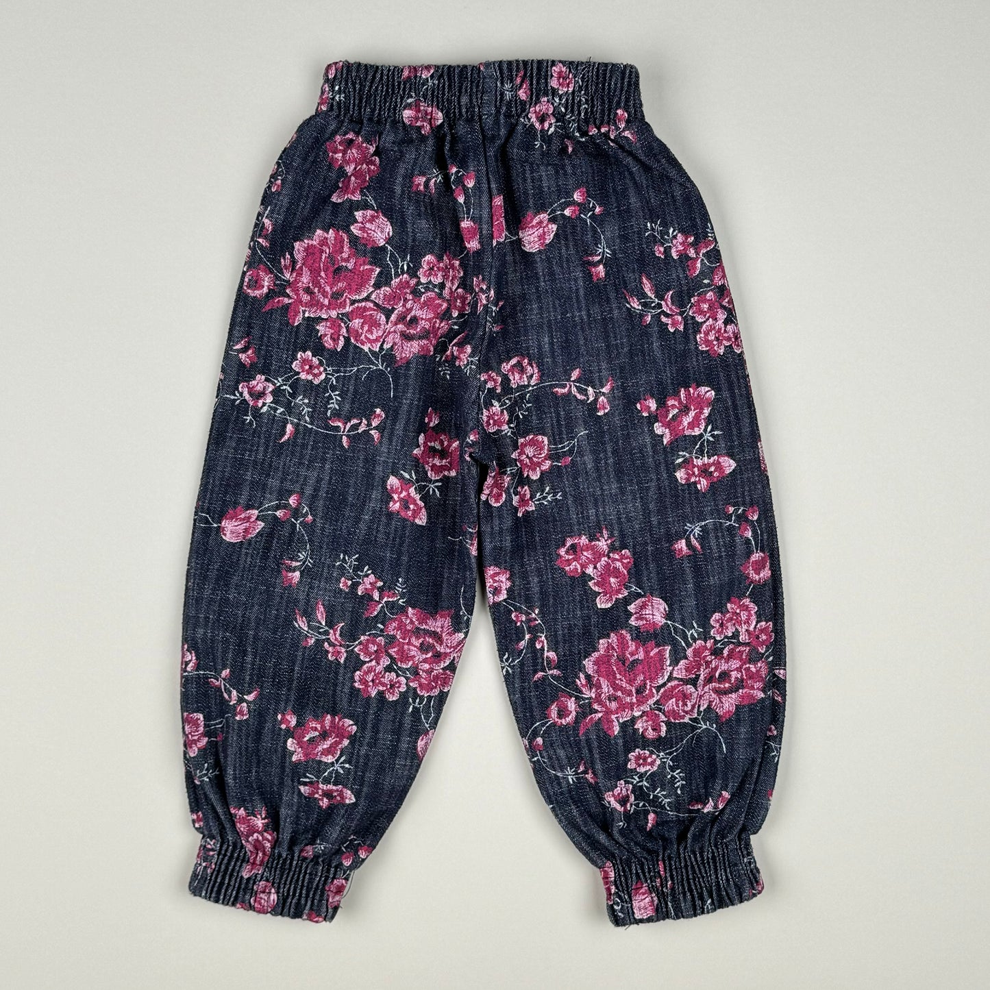 Baggy Pants in blue and pink