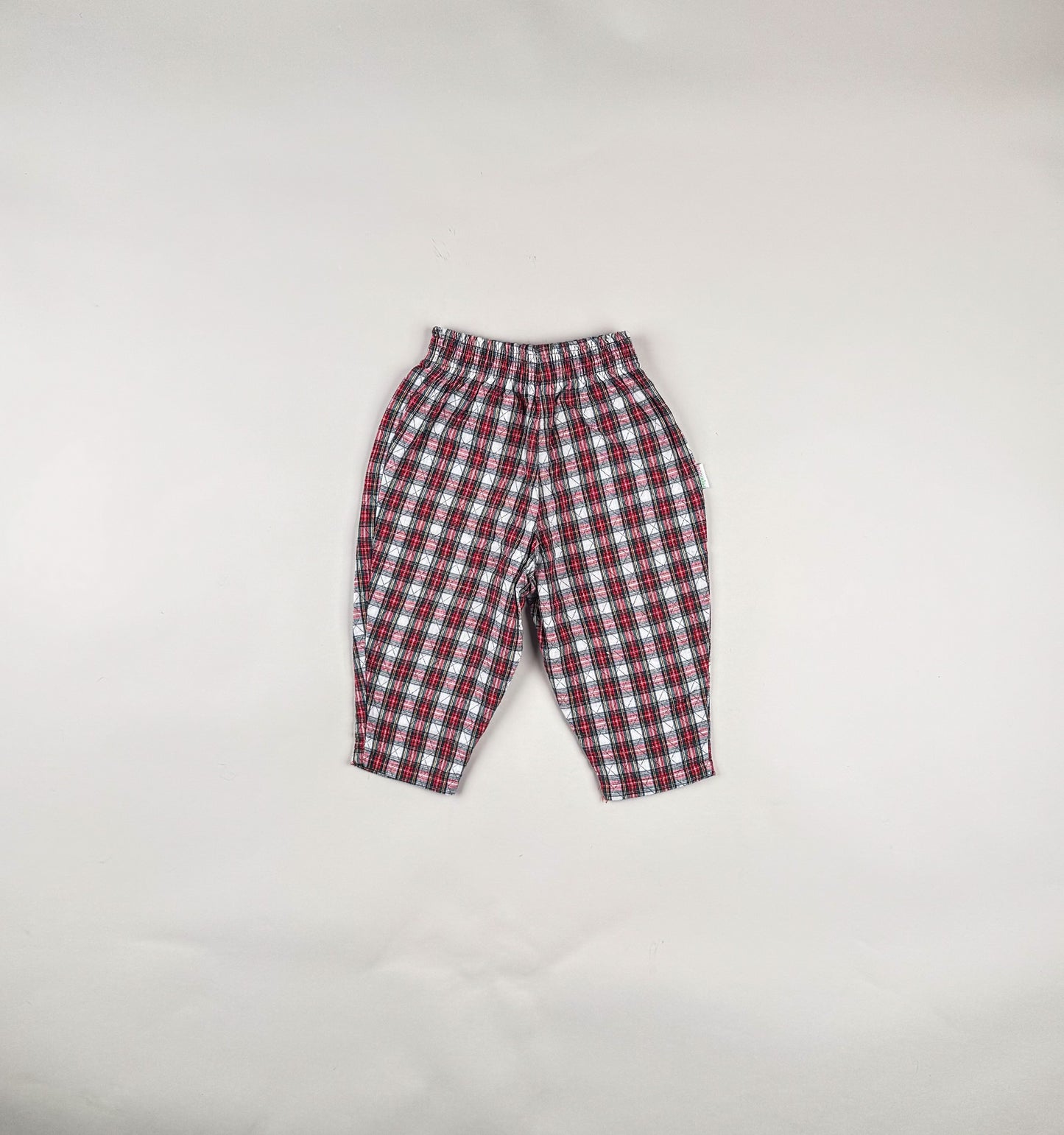 Baggy Pants in red, gren and white