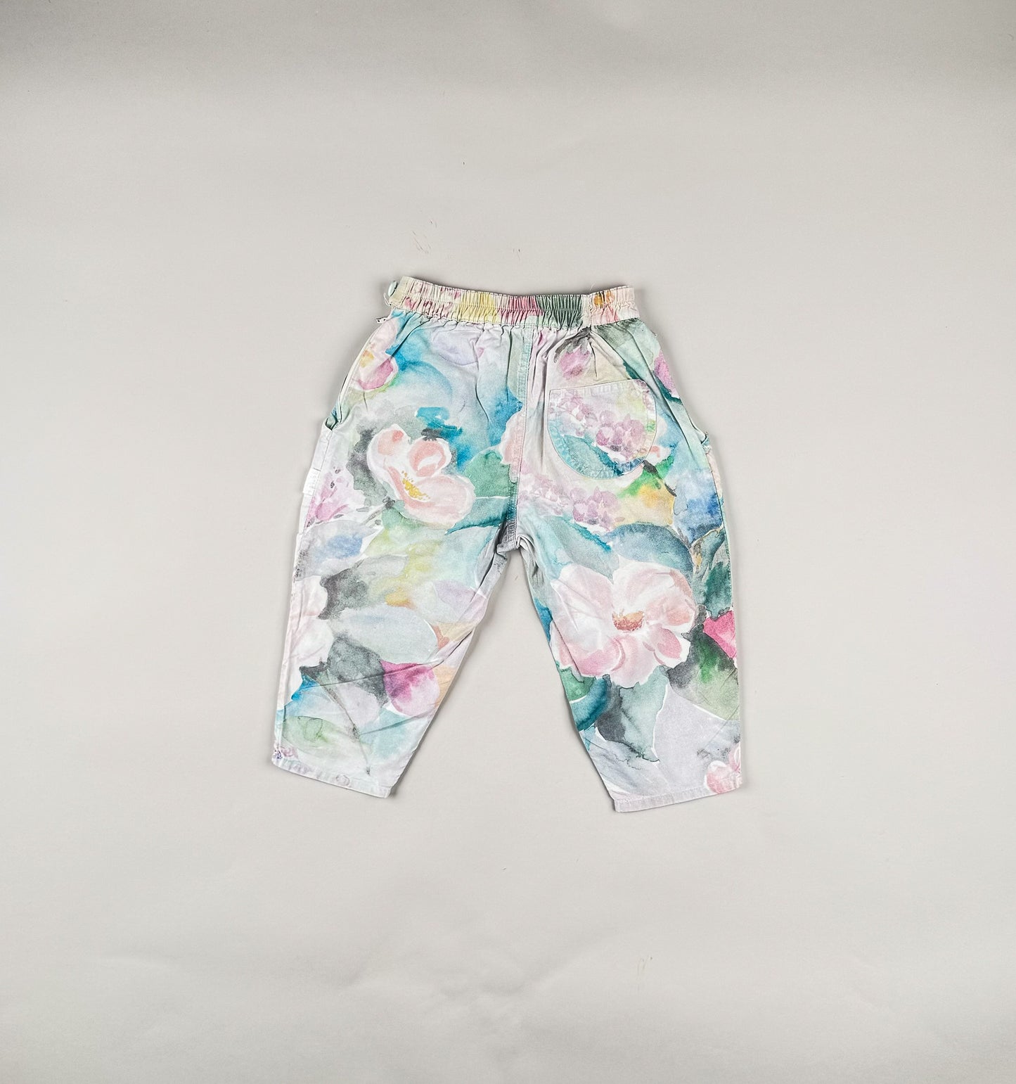 Baggy Pants in white, green and pink