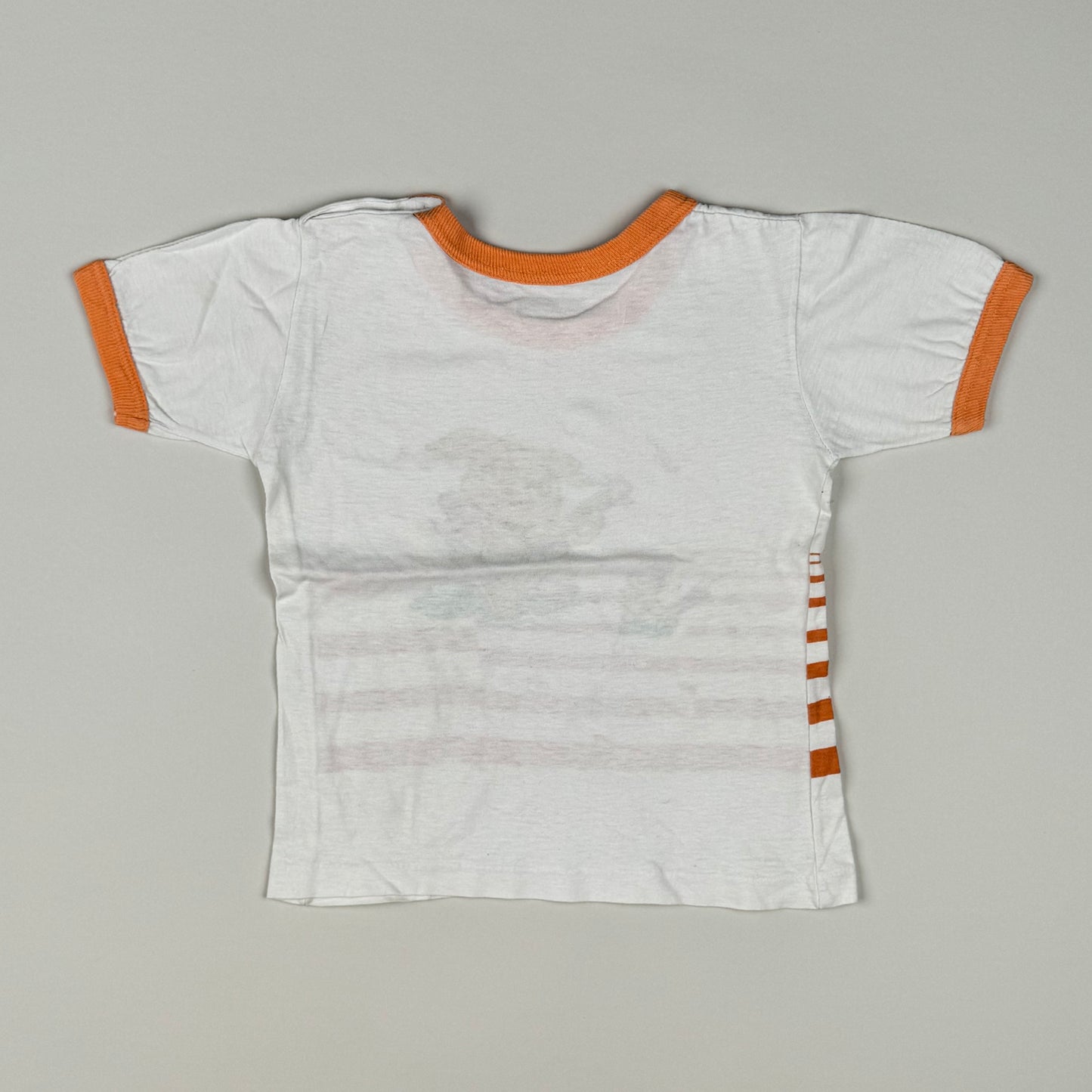 T-Shirt in white and orange