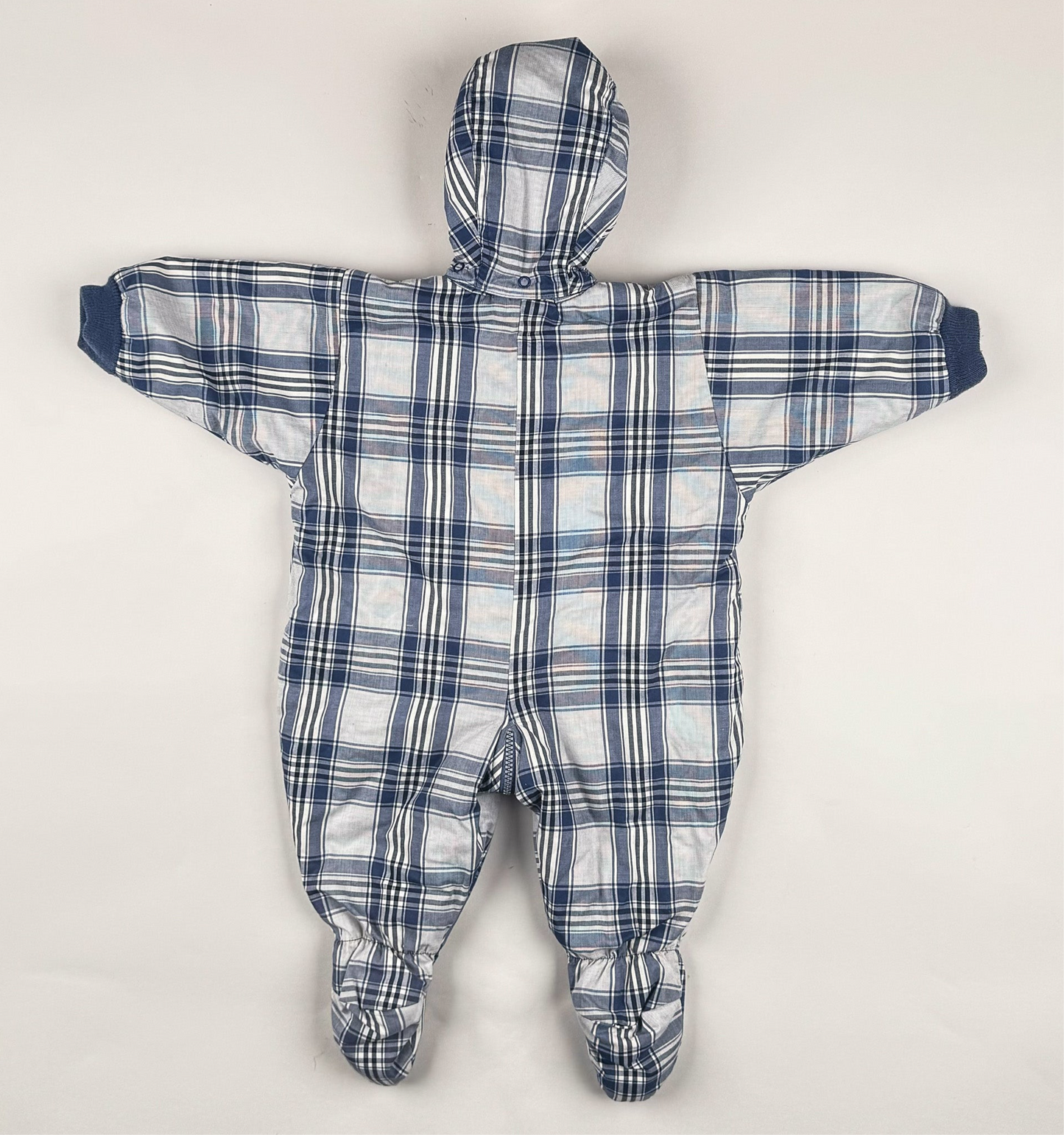 Snowsuit in blue and white