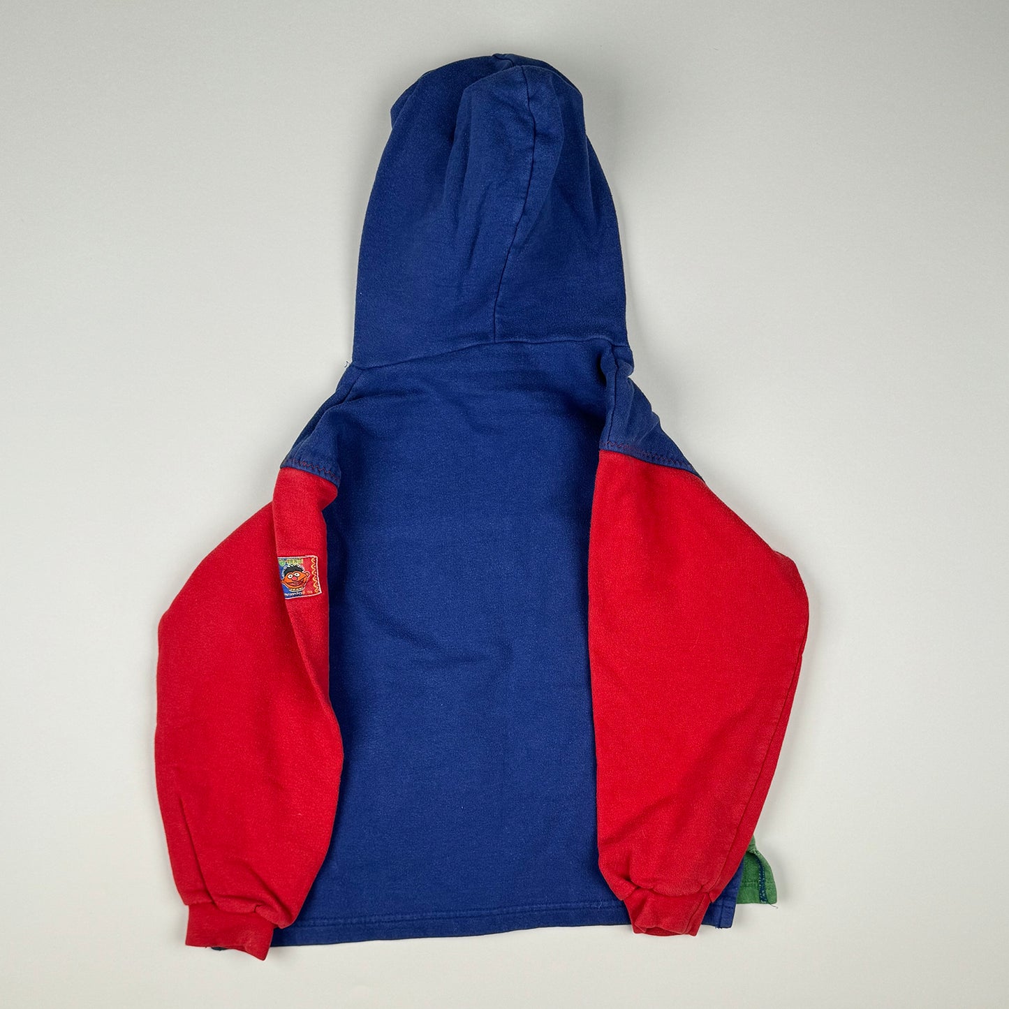 Sweatshirt in mullti, blue, red and green