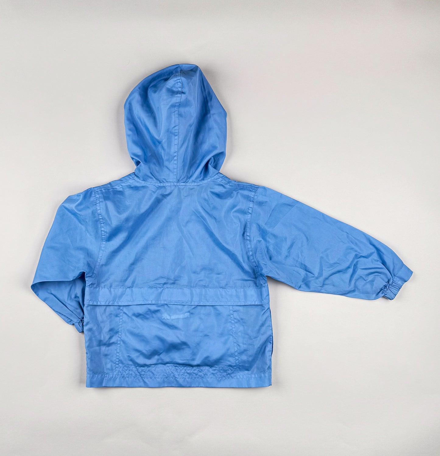 Windbreaker in baby blue