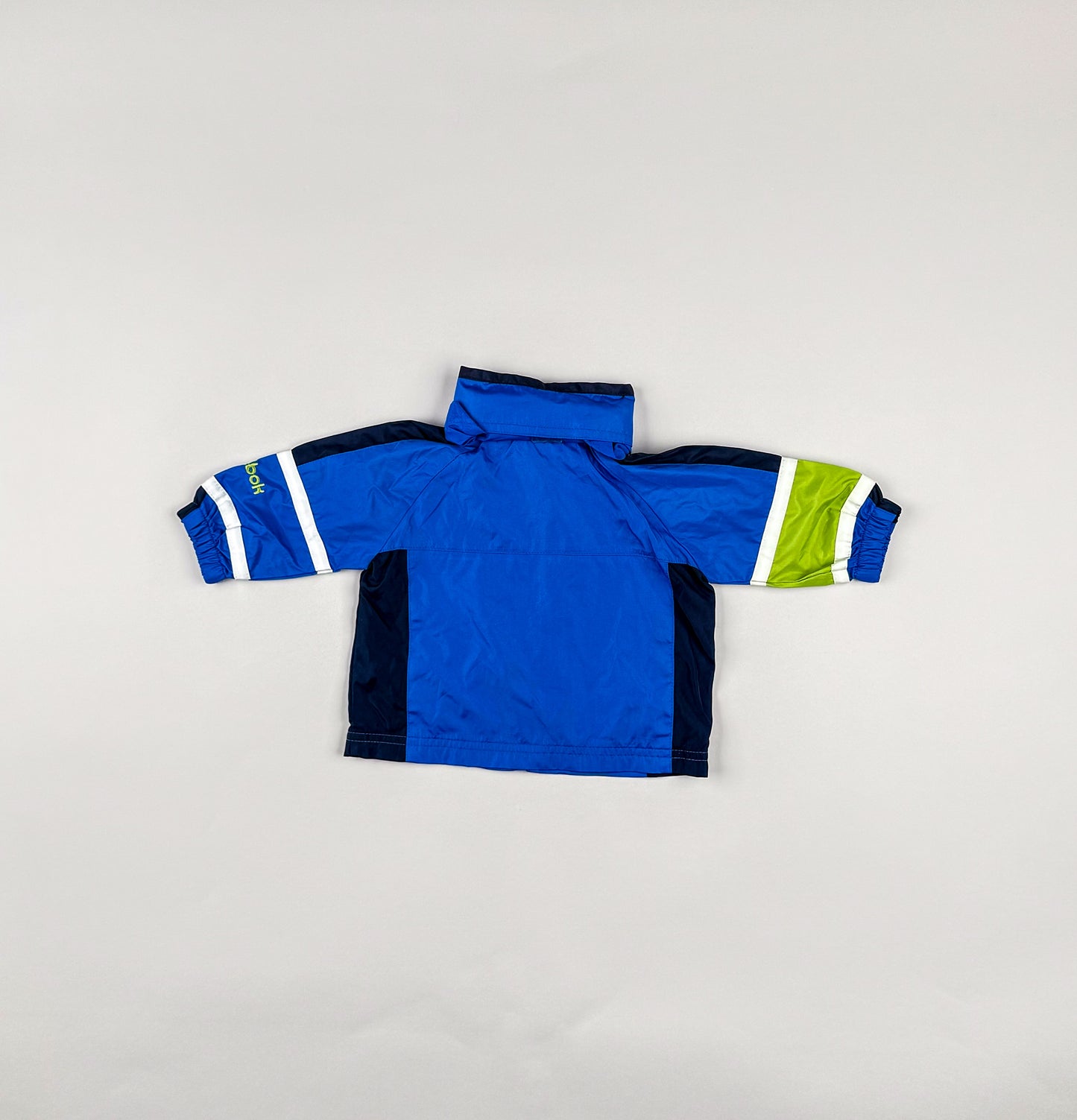 Windbreaker in blue, green and white