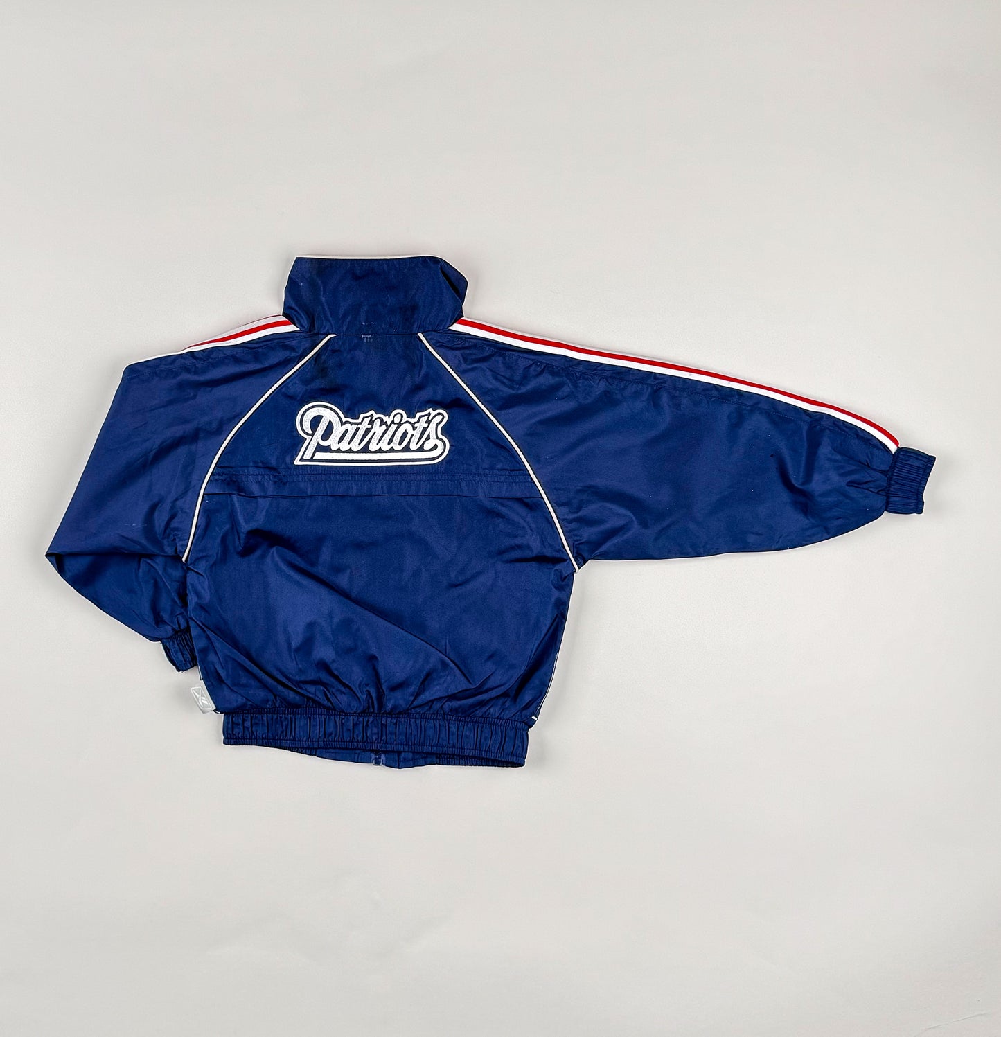 Windbreaker in blue, red and white