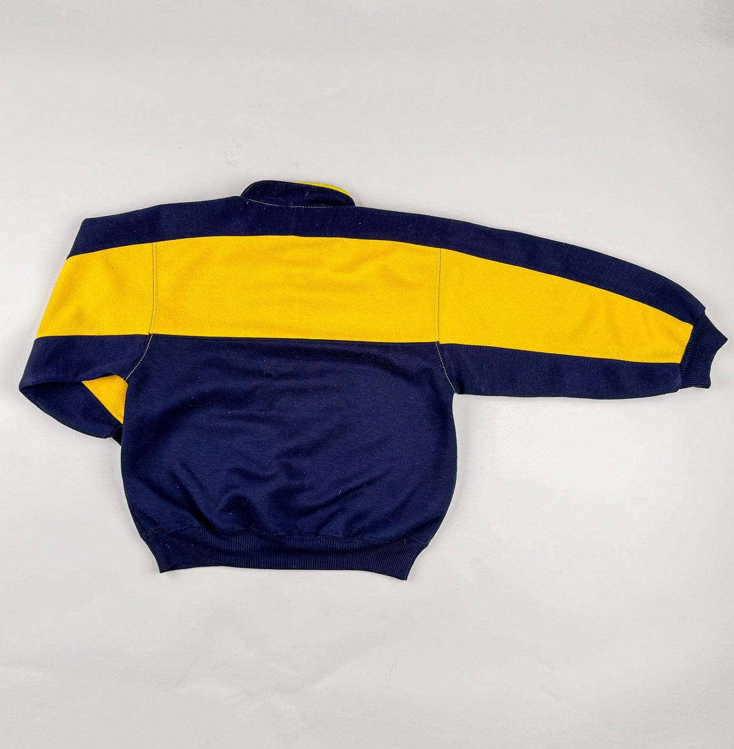 Sweatshirt in blue and yellow