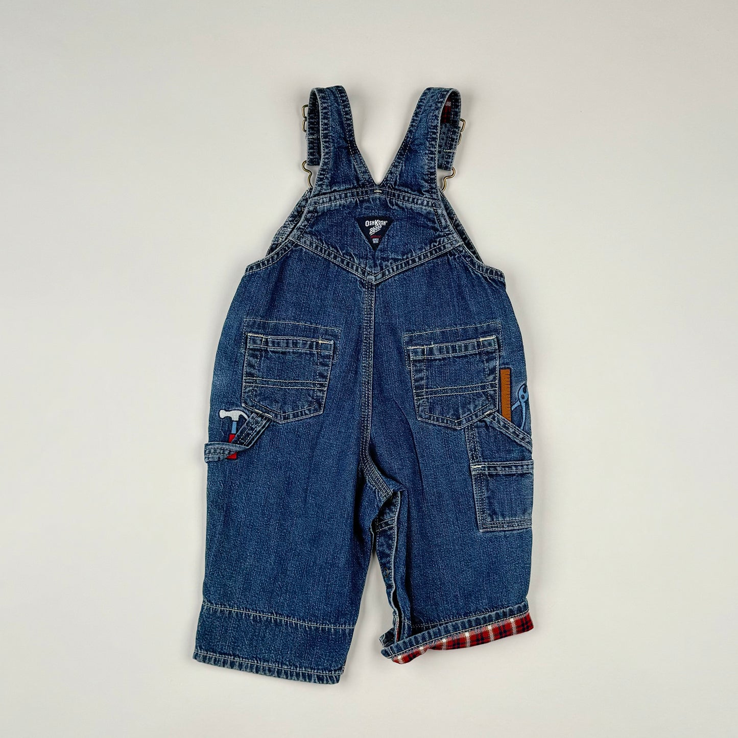 Overall in blue and red