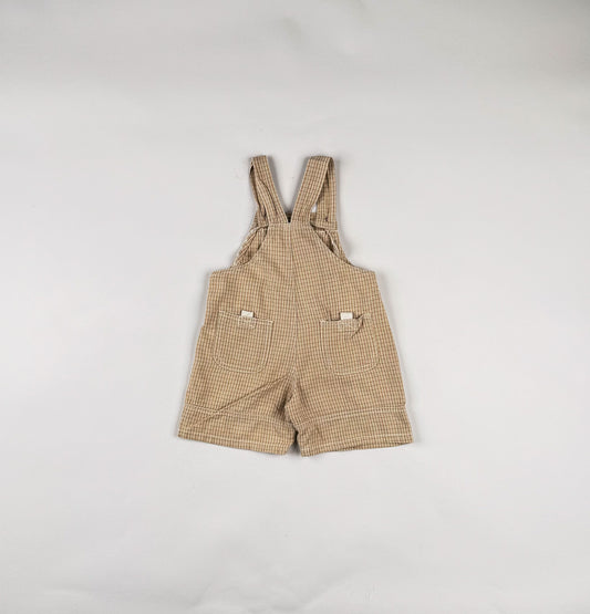 Shortalls in beige and white