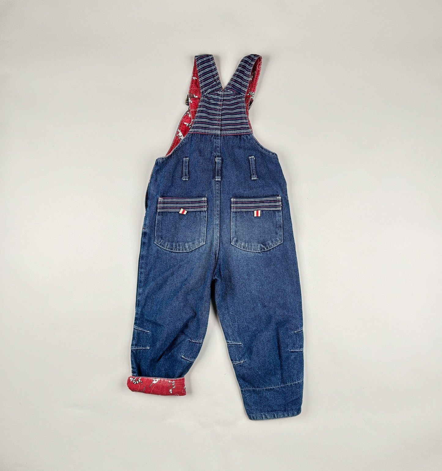 Overalls in blue, red and white