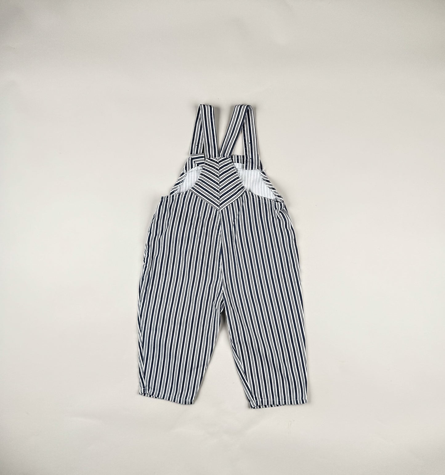 Overalls in blue and white