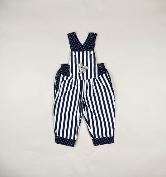 Overalls in blue and white