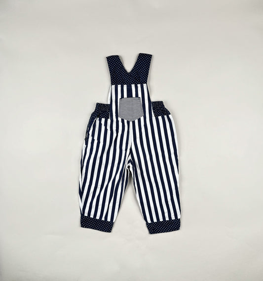 Overalls in blue and white