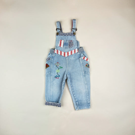 Overalls in blue, red and white