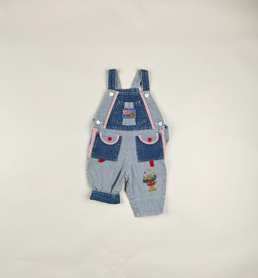 Overalls in blue and white