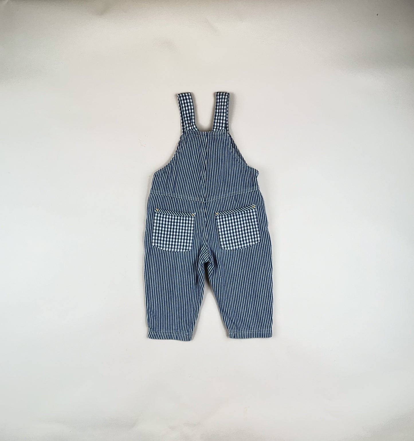 Overalls in blue and white