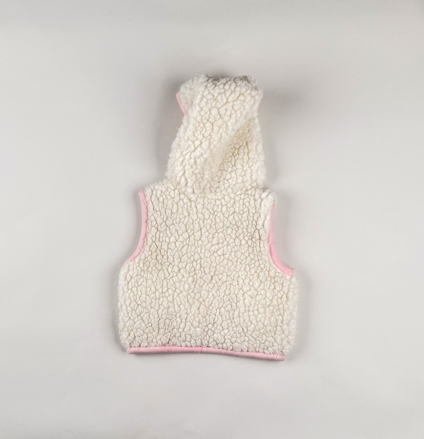 Wool Vest in white and pink