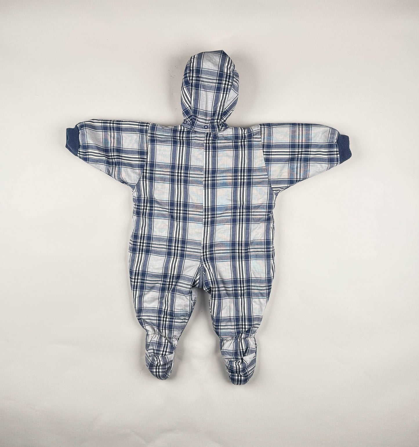 Snowsuit in blue and white