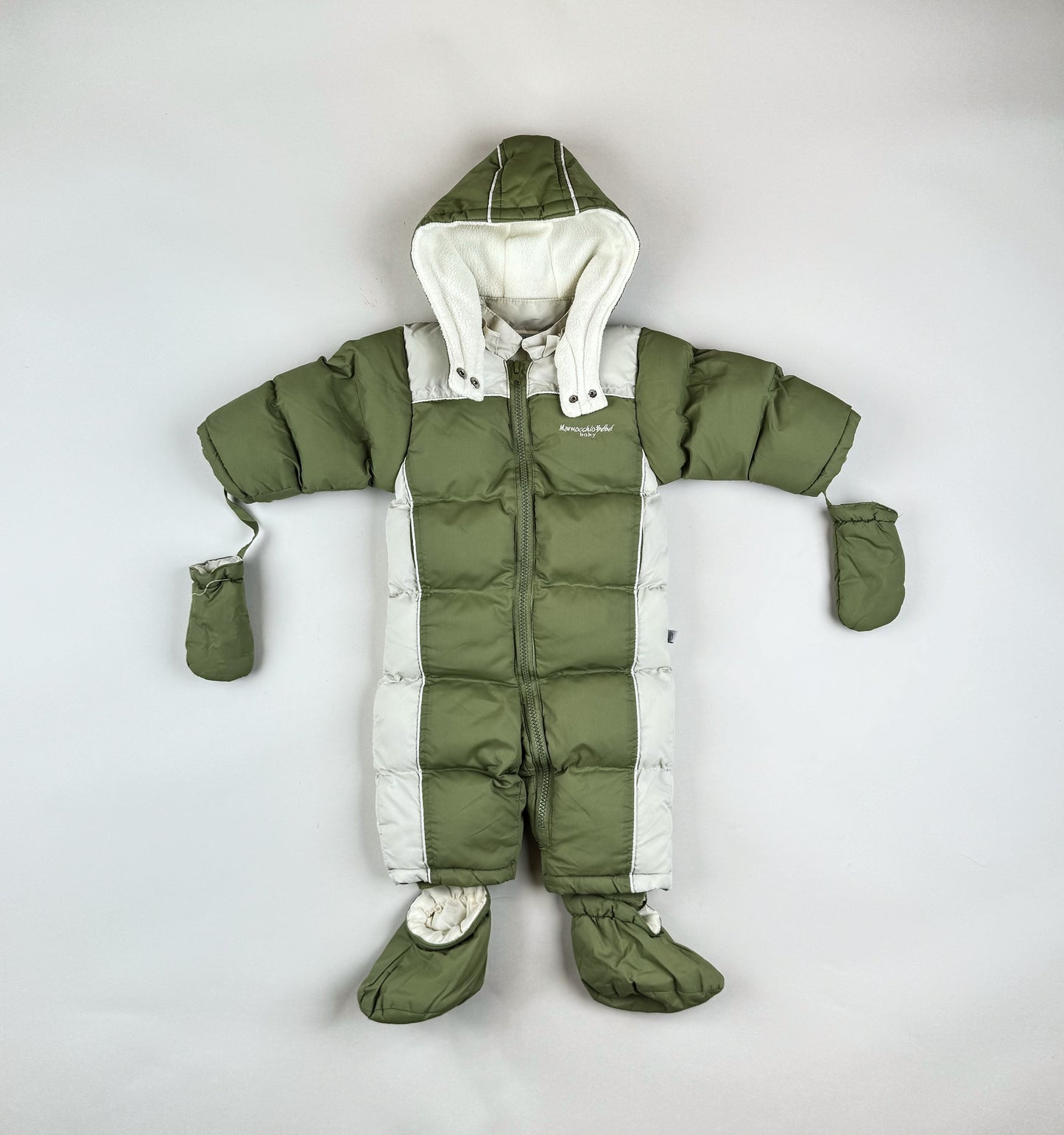 Snowsuit in green and beige