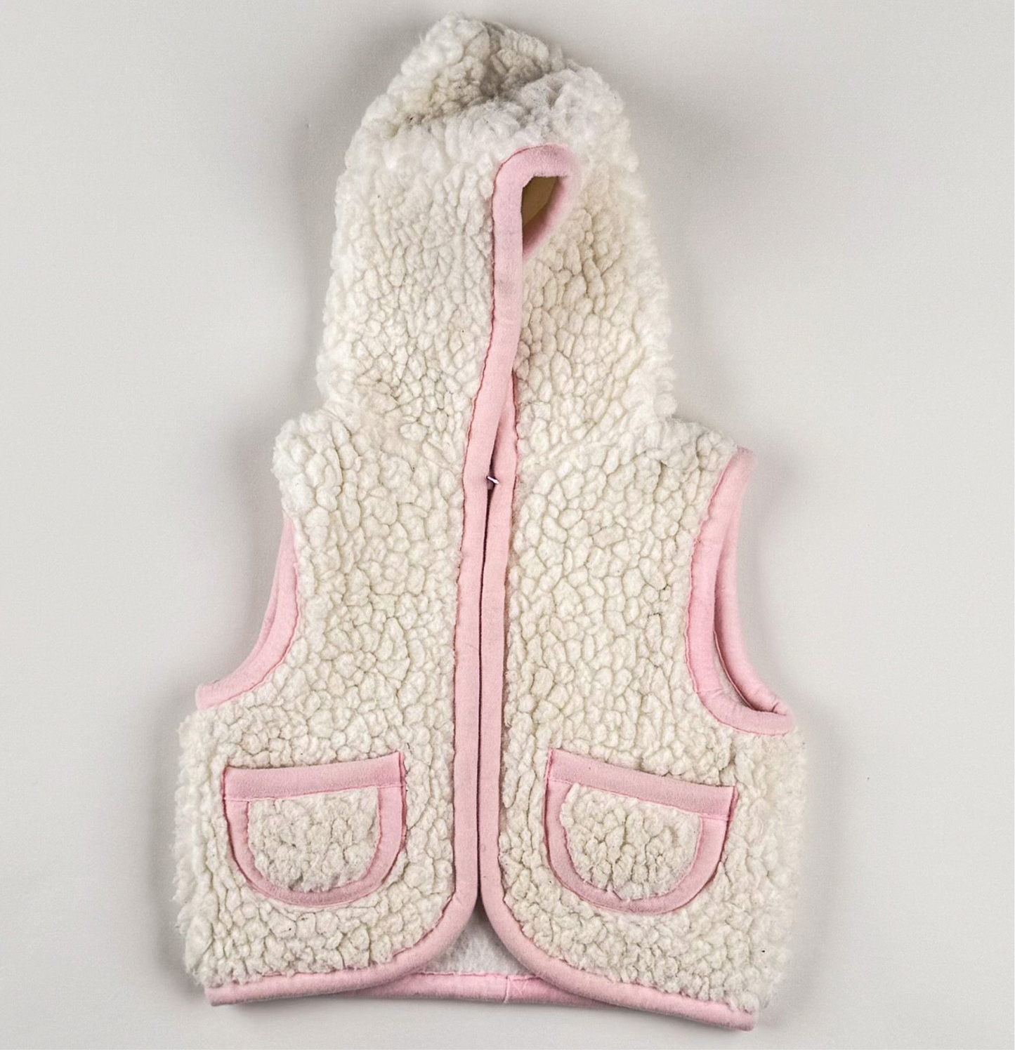 Wool Vest in white and pink