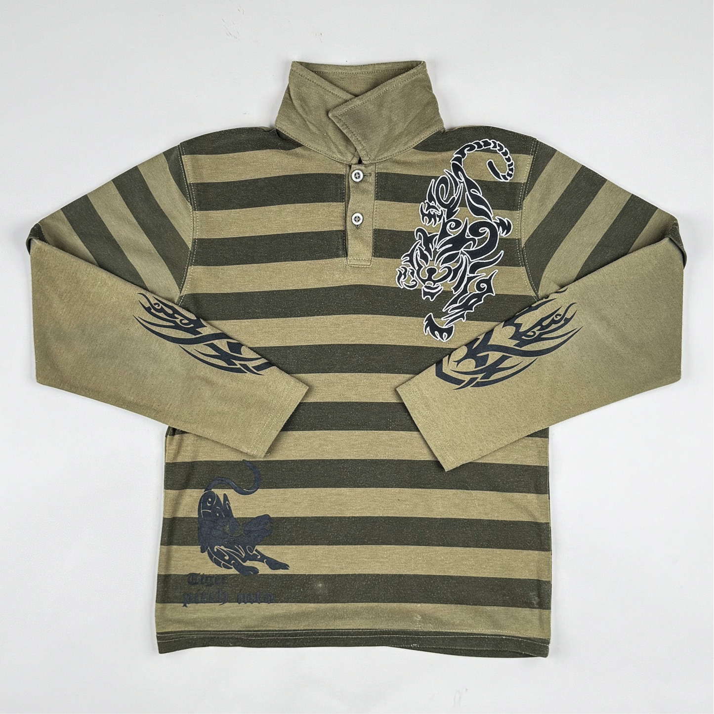 Long-Sleeved Shirt in green and khaki